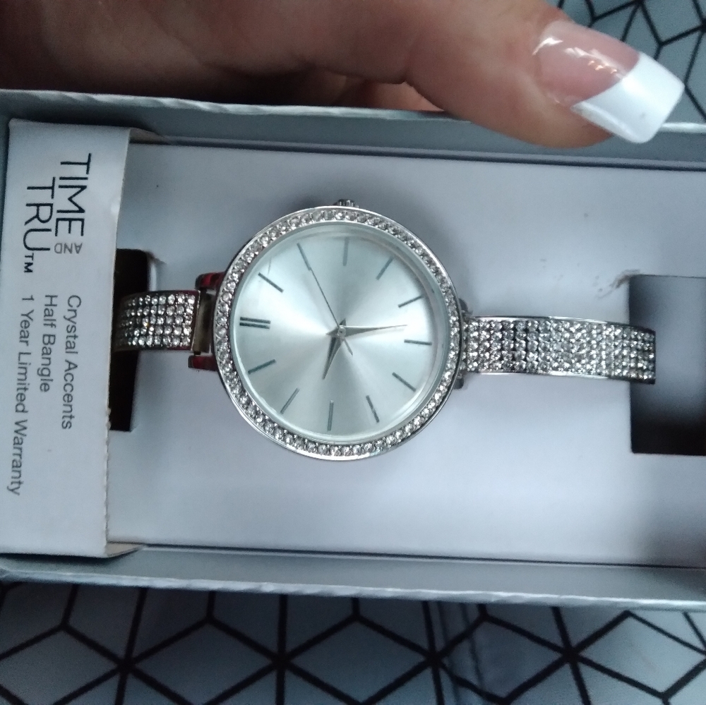 Watch - Picture 1 of 4